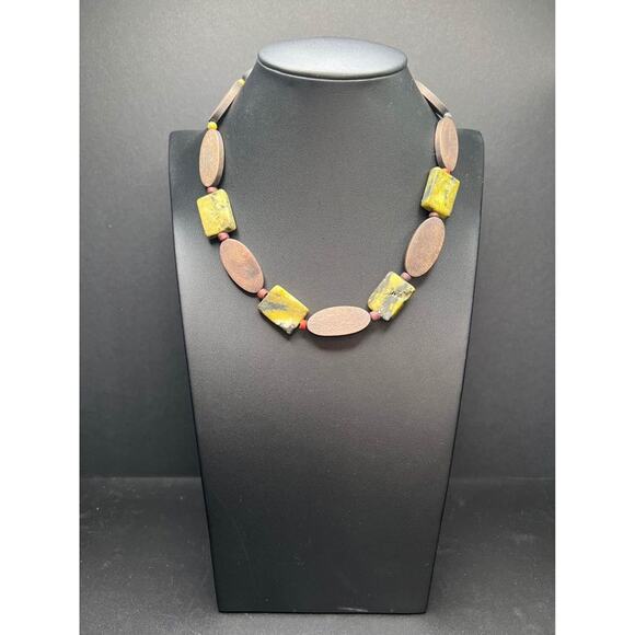 Vintage Green Moss Agate and Wooden Bead Collar Necklace - Picture 2 of 7